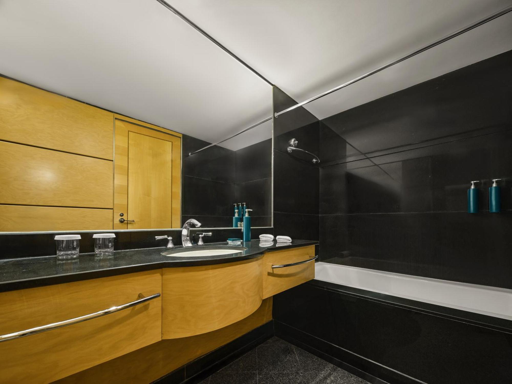 Doubletree By Hilton Shanghai Pudong - Present Welcome Cookie Exterior photo